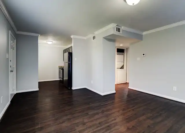 Property at 1600 W T C Jester Blvd Unit 03, Houston, TX, 77008, 2 beds, 1 bath, [object Object]