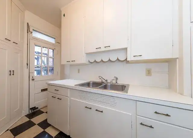 Property at Greentree Apartments - 1950 Market Ave N, Canton, OH, 44714, 1-3 bed, 1 bath, [object Object]