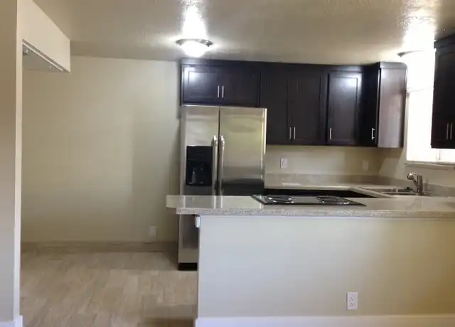 Property at 116 S 800 E Unit 4, Salt Lake City, UT, 84102, 1 bed, 1 bath, [object Object]