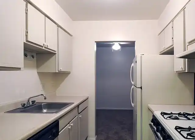 Property at Kennedy Crossing Apartments - 3400 Stevens Ct, Hammond, IN, 46323, 1-2 bed, 1-2 bath, [object Object]