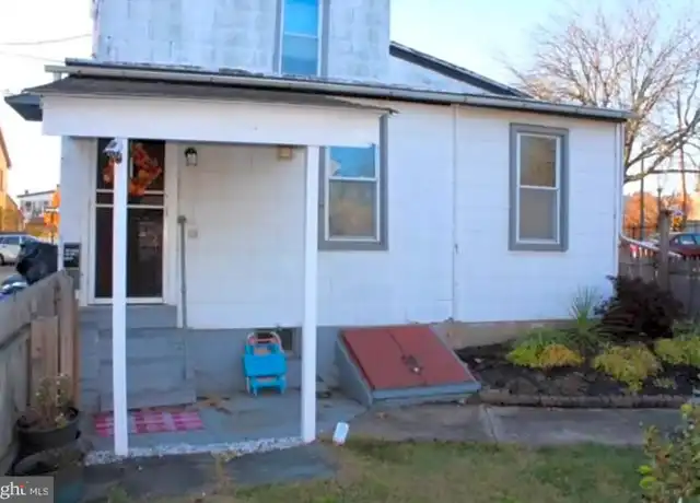 Property at 64 S Evans St Unit 1, Pottstown, PA, 19464, 1 bed, 1 bath, [object Object]
