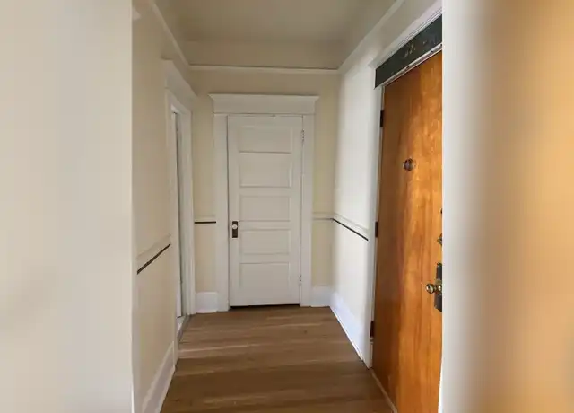 Property at Del Roy Apartments - 25 W Roy St, Seattle, WA, 98119, 0-1 beds, 1 bath, [object Object]