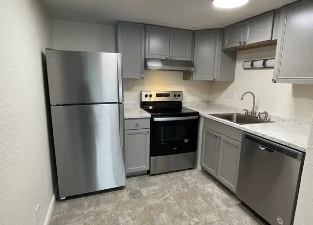 Property at 520 23rd St SE Unit 520 A, Auburn, WA, 98002, 1 bed, 1 bath, [object Object]