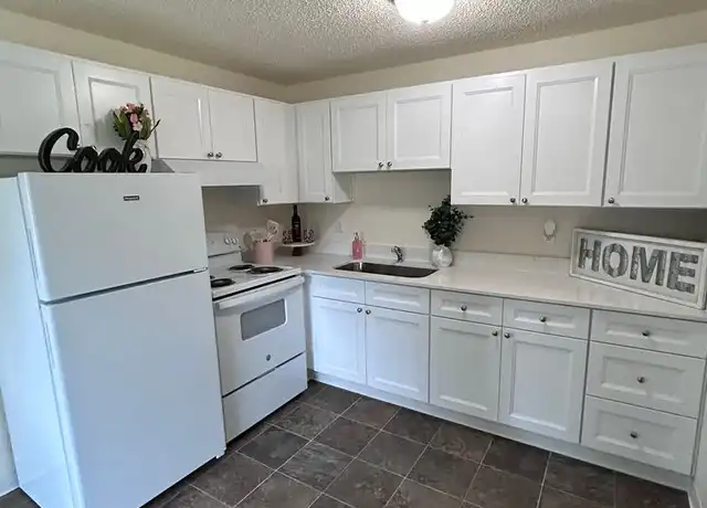 Property at 13775 SW Larch Pl Unit 14, Beaverton, OR, 97005, 2 beds, 1 bath, [object Object]