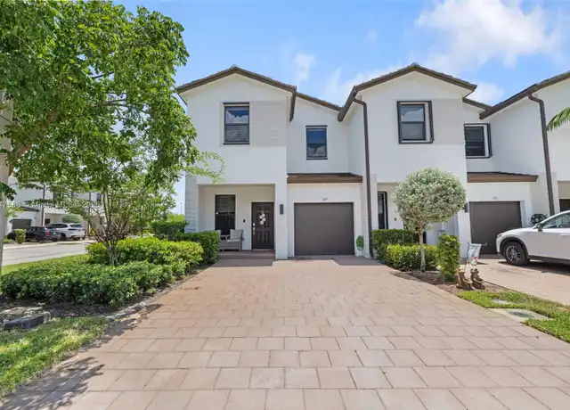 Property at 147 SW 185th Way Unit 147, Pembroke Pines, FL, 33029, 4 beds, 2.5 baths, [object Object]