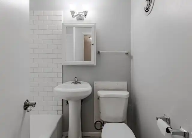 Property at 2205 Bryant Ave S Unit 3, Minneapolis, MN, 55405, 1 bed, 1 bath, [object Object]