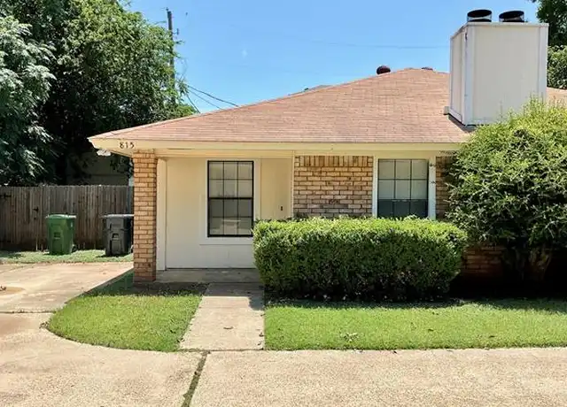 Property at 815 N Mesquite St, Arlington, TX, 76011, 2 beds, 1 bath, [object Object]