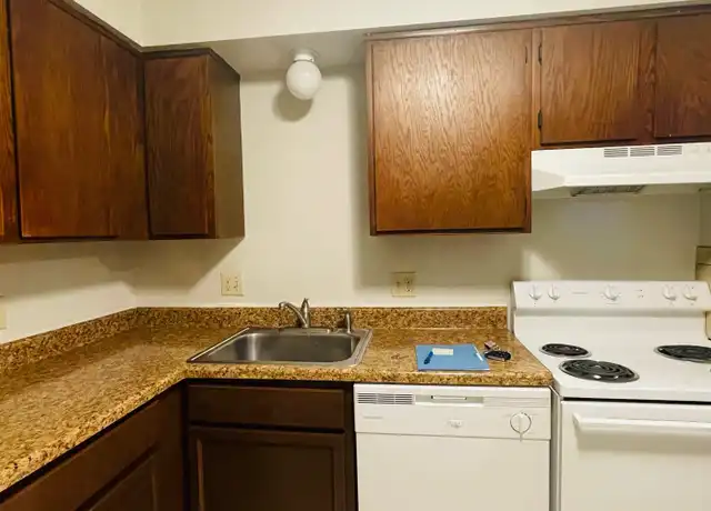 Property at 2614 Pioneer Trl, Sandusky, OH, 44870, 1 bed, 1 bath, [object Object]