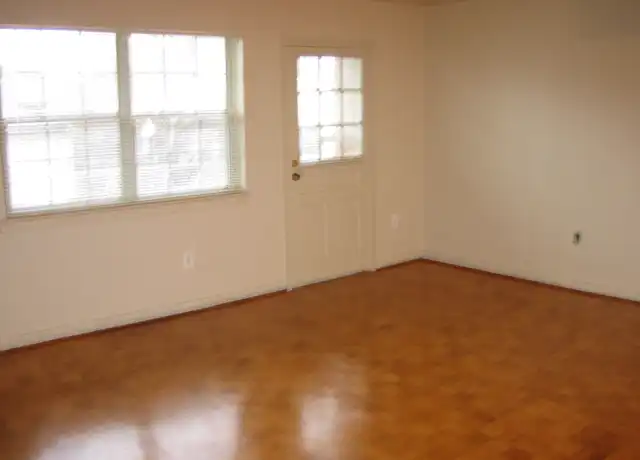 Property at 4410 N Carlin Springs Rd Unit 08, Arlington, VA, 22203, 1 bed, 1 bath, [object Object]