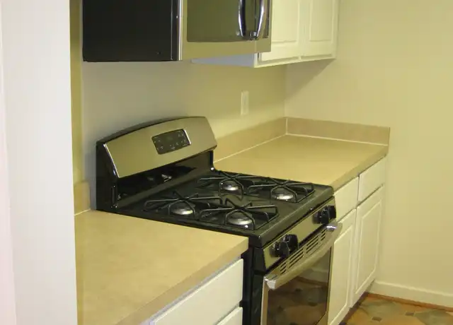 Property at 4410 N Carlin Springs Rd Unit 08, Arlington, VA, 22203, 1 bed, 1 bath, [object Object]