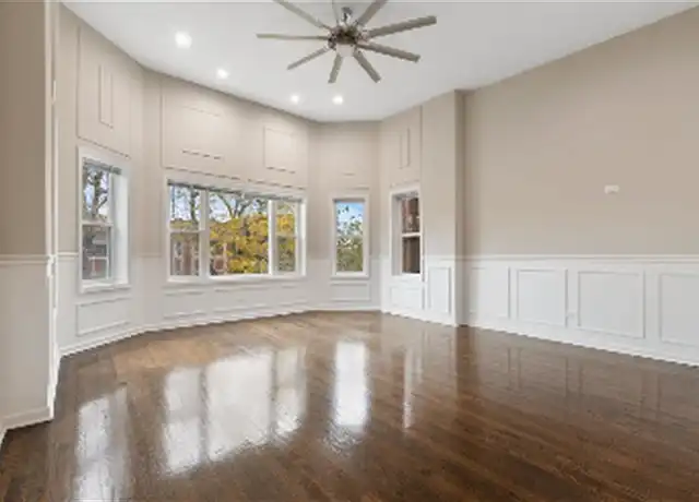 Property at 7836 S Kingston Ave Unit 3, Chicago, IL, 60649, 3 beds, 1 bath, [object Object]