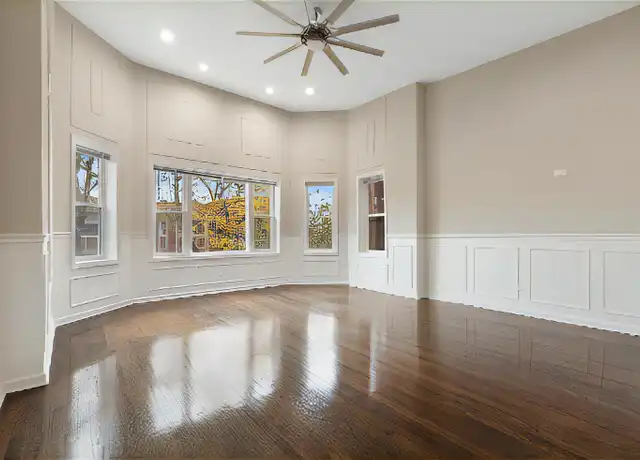 Property at 7836 S Kingston Ave Unit 3, Chicago, IL, 60649, 3 beds, 1 bath, [object Object]