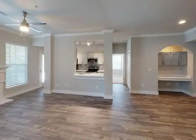Property at 4226 SE Military Dr, San Antonio, TX, 78222, 1 bed, 1 bath, [object Object]