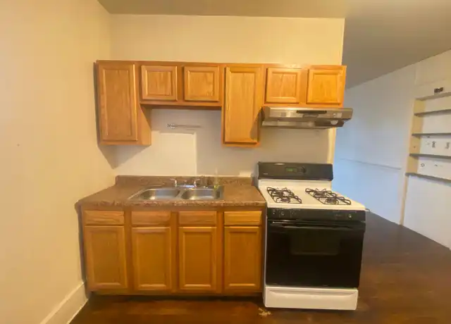 Property at 410412 S George St Apt 3F, York, PA, 17401, 1 bed, 1 bath, [object Object]