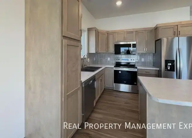 Property at 9000 W Jerald Pl, Sioux Falls, SD, 57106, 3 beds, 2.5 baths, [object Object]
