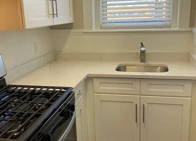 Property at 16 Newhall St, Lynn, MA, 01902, 1 bed, 1 bath, [object Object]