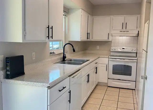 Property at 2944 Jackson St, Fort Myers, FL, 33901, 2 beds, 1 bath, [object Object]