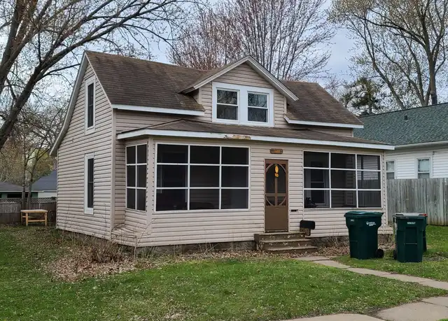 Property at 528 E Walnut St, River Falls, WI, 54022, 5 beds, 1 bath, [object Object]