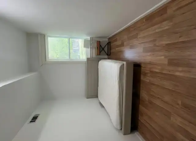 Property at 2117 Greta Ln, Fort Worth, TX, 76120, 1 bed, 1 bath, [object Object]