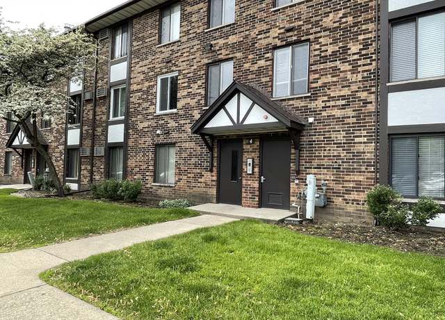 Photo of 4 Timber Ln #3, Vernon Hills, IL 60061