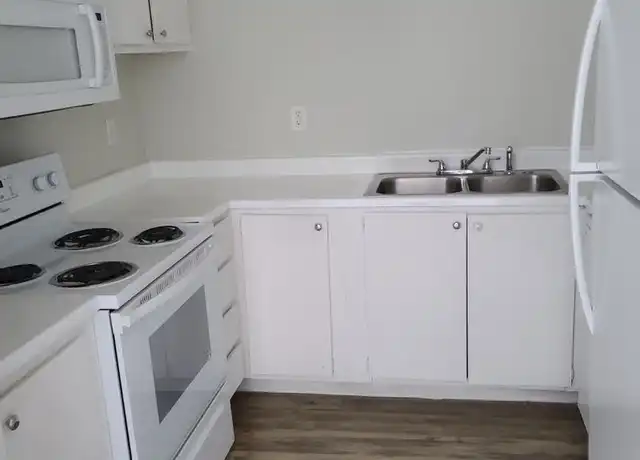 Property at 2424 E Grandview Rd Unit 111, Phoenix, AZ, 85032, 2 beds, 1 bath, [object Object]