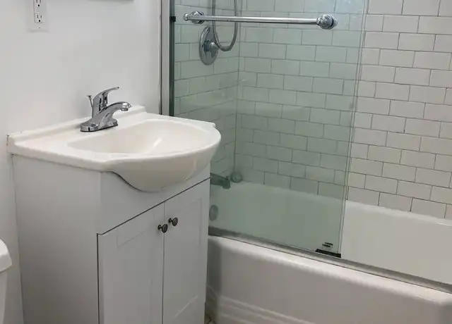 Property at 718 Kensington Rd Unit D, Santa Monica, CA, 90405, 2 beds, 1 bath, [object Object]