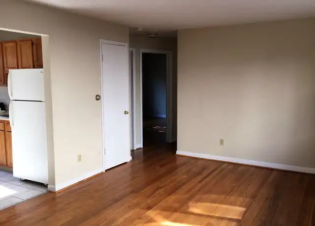 Property at 460 E Norwich Ave Unit 460-C, Columbus, OH, 43201, 2 beds, 1 bath, [object Object]