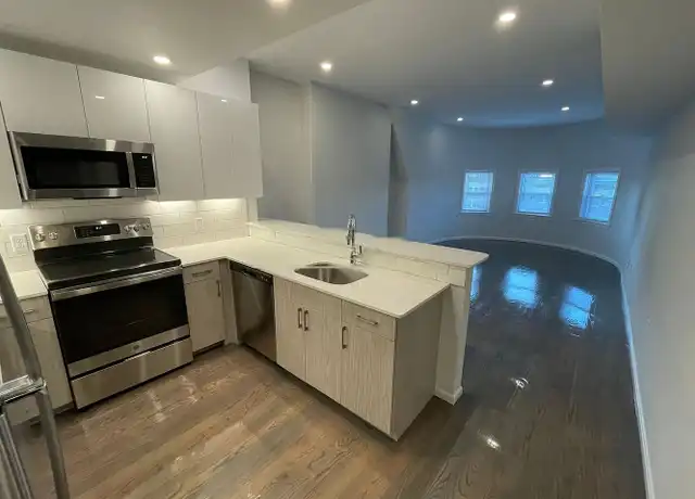 Property at 1404 Beacon St, Brookline, MA, 02446, 3 beds, 2 baths, [object Object]