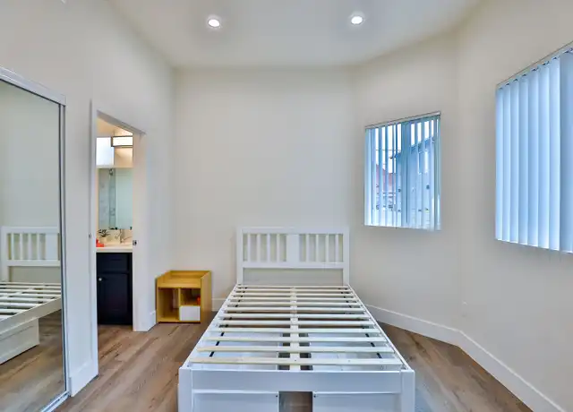 Property at 1219 W 25th St, Los Angeles, CA, 90007, 1 bed, 1 bath, [object Object]