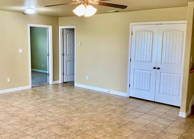 Property at 904 Dart Ct Unit 906, Granbury, TX, 76049, 3 beds, 2 baths, [object Object]