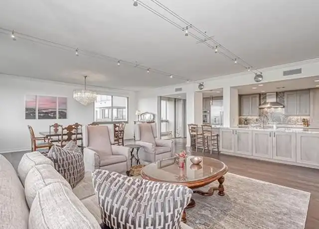 Property at 49 Briar Hollow Ln Unit 4-61, Houston, TX, 77027, 1 bed, 1 bath, [object Object]