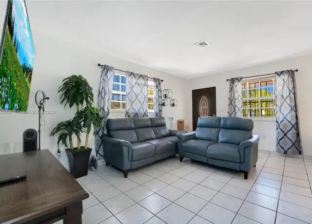 Property at 460 NE 75th St Unit 2, Miami, FL, 33138, 2 beds, 1 bath, [object Object]
