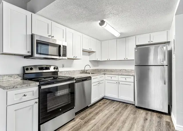 Photo of 14608 N 43rd St, Tampa, FL 33613