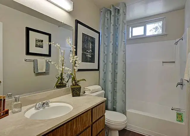 Photo of 2300 Lancaster Dr, Richmond, CA 94806