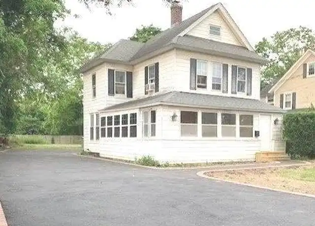Property at 75 Foster Ave, Sayville, NY, 11782, 1 bed, 1 bath, [object Object]