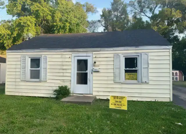 Property at 3200 W Ann St, Peoria, IL, 61605, 2 beds, 1 bath, [object Object]