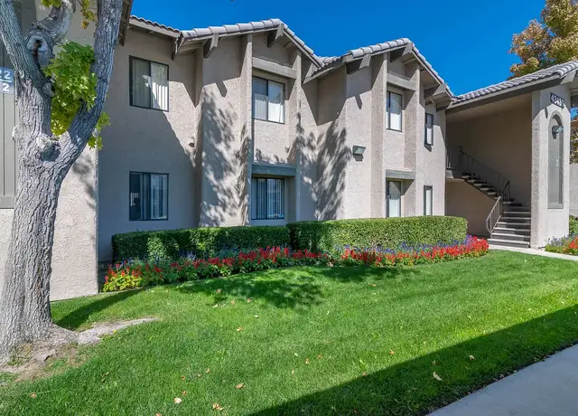 Photo of 43436 16th St W, Lancaster, CA 93534