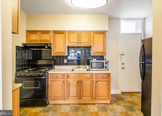 Property at 2921 Pennsylvania Ave SE Unit 4, Washington, DC, 20020, 2 beds, 1 bath, [object Object]