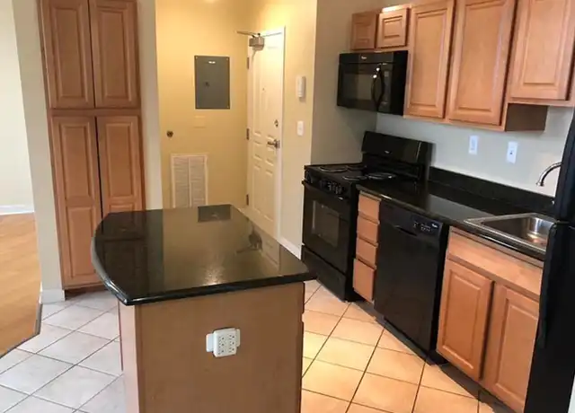 Property at 10 W Huron St Apt 205, Pontiac, MI, 48342, 1 bed, 1 bath, [object Object]