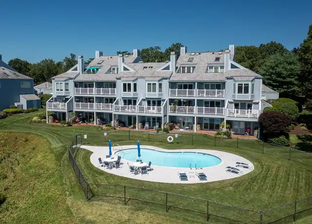 Property at 152 Crompton Ave #2, East Greenwich, RI, 02818, 2 beds, 1.5 baths, [object Object]