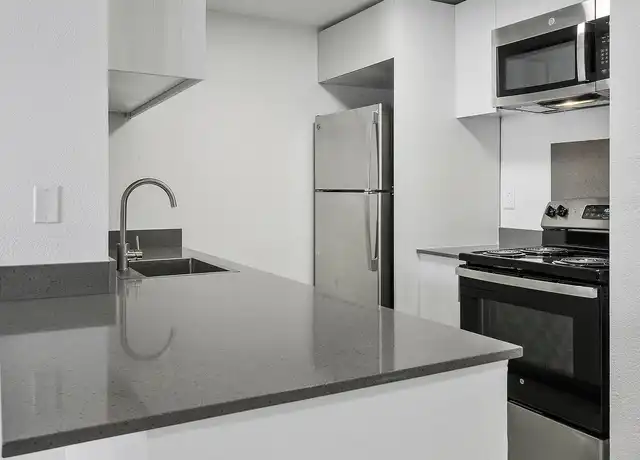 Property at Diamonte on Bell - 3202 W Bell Rd, Phoenix, AZ, 85053, 0-2 beds, 1-2 bath, [object Object]