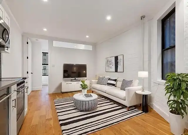 Property at 403 E 69th St Unit 2D, New York, NY, 10021, 1 bed, 1 bath, [object Object]