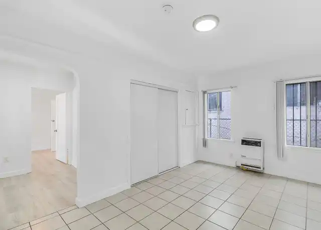 Property at 1426 S Bonnie Brae St Unit 1428 1/4, Los Angeles, CA, 90006, 1 bed, 1 bath, [object Object]