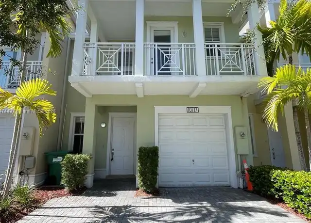 Property at 10717 NW 75th Ter, Doral, FL, 33178, 3 beds, 3 baths, [object Object]