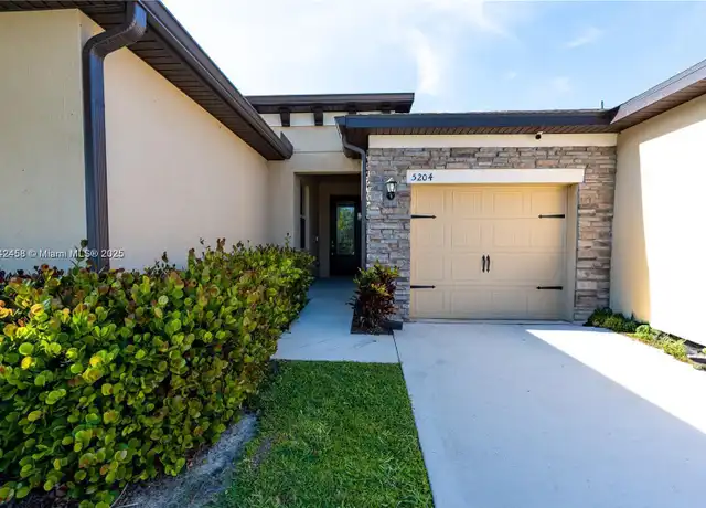 Property at 5204 Jovial Ct #5204, Fort Pierce, FL, 34947, 3 beds, 2 baths, [object Object]