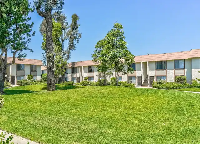Property at Sandpiper Apartments - 8081 Holland Dr, Huntington Beach, CA, 92647, 1-2 bed, 1 bath, [object Object]