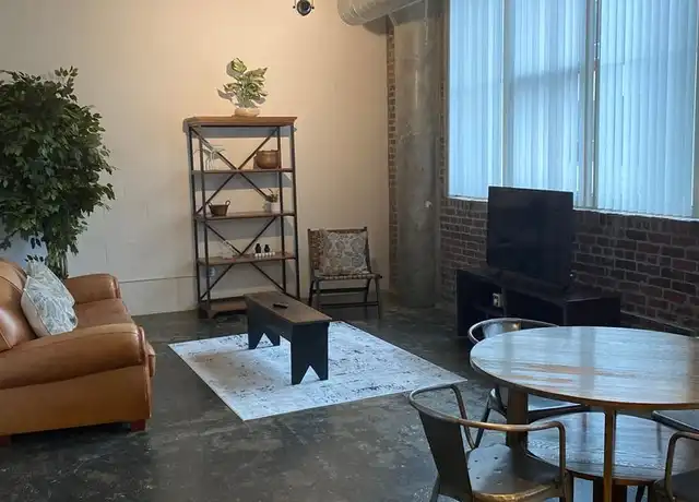 Property at 110 10th St Unit 110-301, Des Moines, IA, 50309, 1 bed, 1 bath, [object Object]
