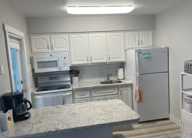 Property at 2600 N Surf Rd #202, Hollywood, FL, 33019, 1 bed, 1 bath, [object Object]