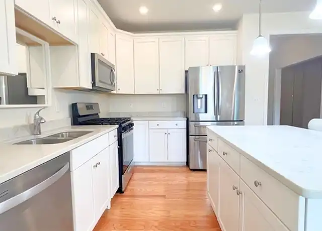 Property at 120 University Ave #2209, Westwood, MA, 02090, 1 bed, 1 bath, [object Object]