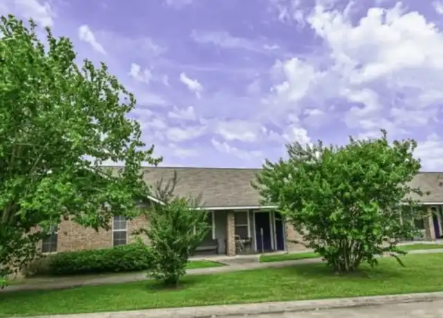 Property at 100 Justin Way Unit 102, Eagle Lake, TX, 77434, 2 beds, 1 bath, [object Object]